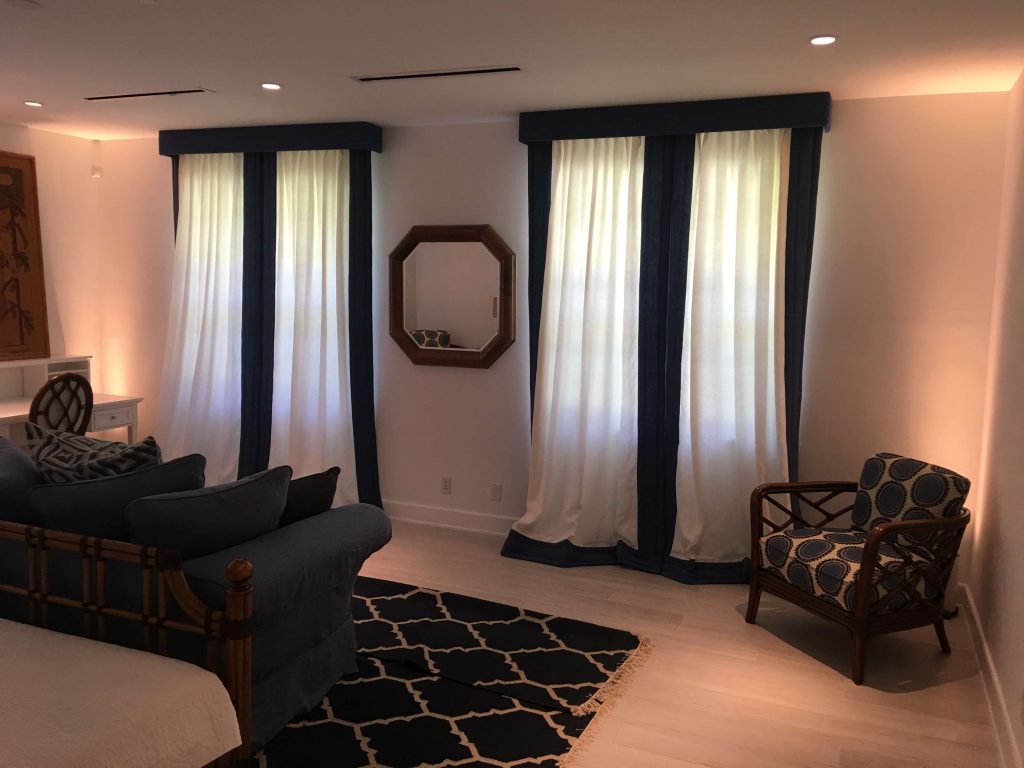 Article about Selecting Between Light And Dark Colored Drapery in Miami