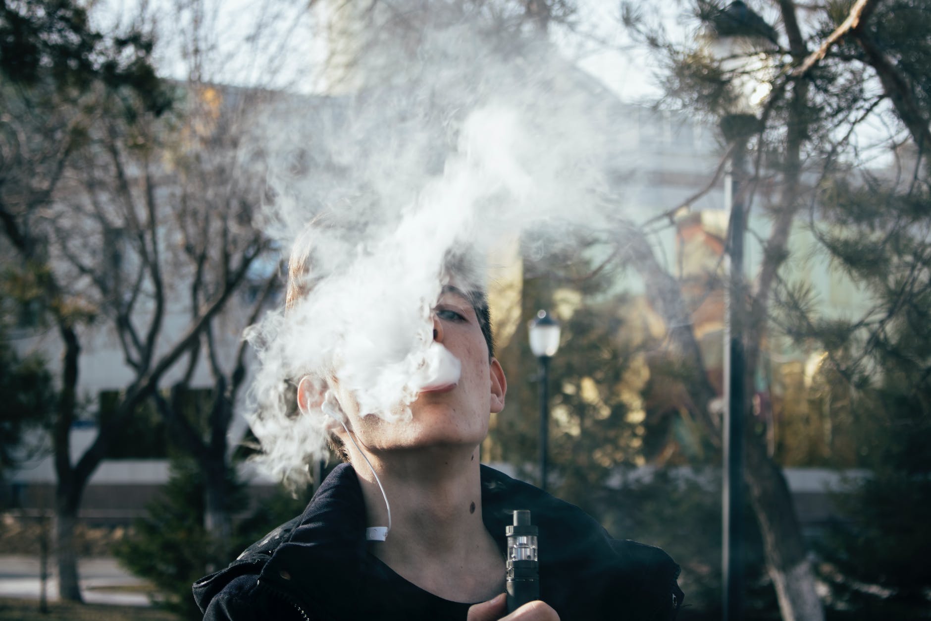 Article about Outdoor Vaping: 4 Interesting Facts You Need To Know